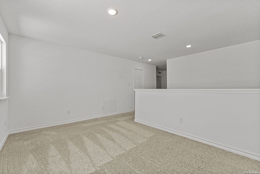Spacious, unfurnished interior of a new home in Corley Farms, Boerne (Image 25).
