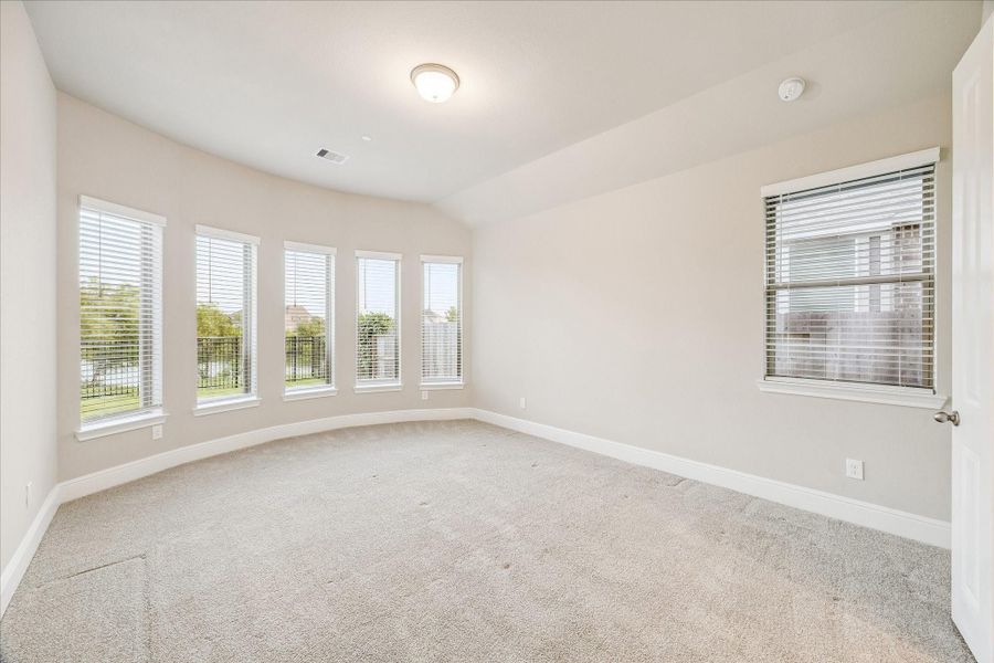 Spacious, unfurnished interior of a new home in Edgewater, Webster (Image 18). Spacious, unfurnished interior of a new home in Edgewater, Webster (Image 18).