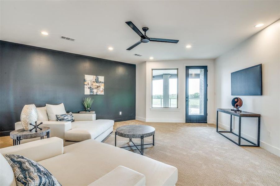 BUILDER MODEL - Photo is representation of potential build out options BUILDER MODEL - Photo is representation of potential build out options