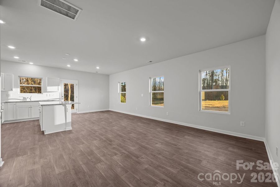 Spacious, unfurnished interior of a new home in Townes at Ribbon Walk, Charlotte (Image 17).