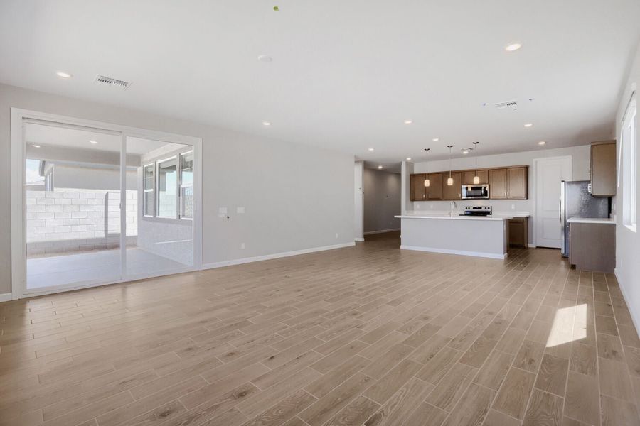 4br New Home in San Tan Valley, AZ.  - Slide 10