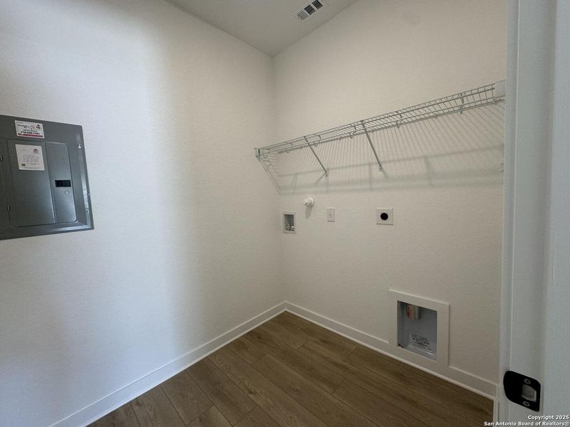 Spacious, unfurnished interior of a new home in Enclave at Hennersby Hollow 50's, San Antonio (Image 28).