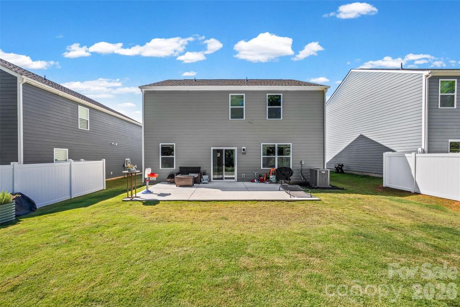 Exterior details and patio area of a home in Fergus Crossing, York (Image 4).