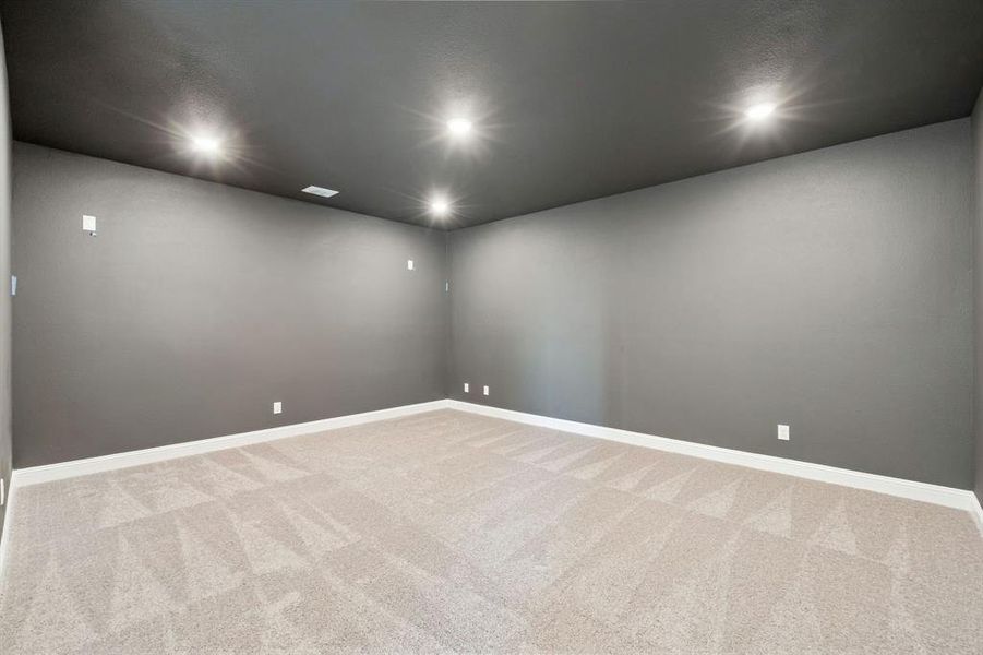 Spacious, unfurnished interior of a new home in Venetian, Weston (Image 15).