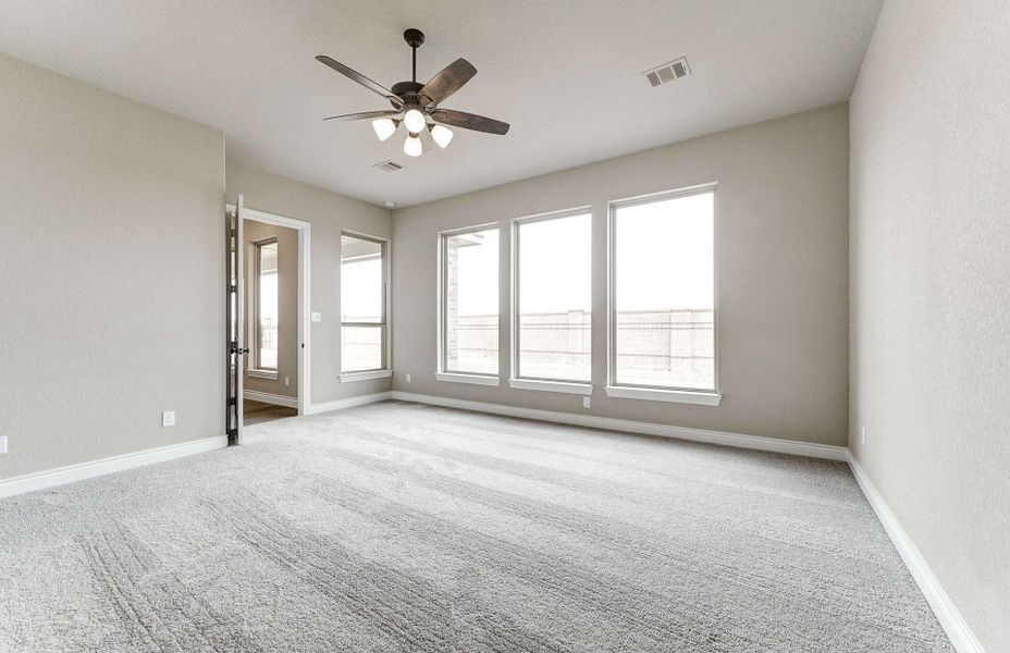 Spacious, unfurnished interior of a new home in Bridgeland 60′, Cypress (Image 31).