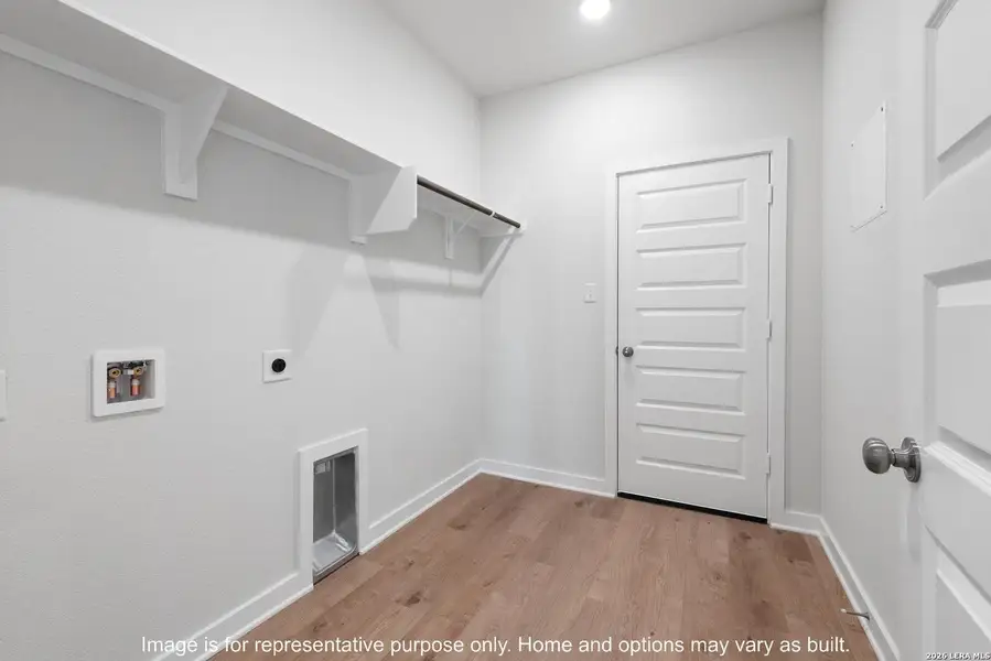 Spacious, unfurnished interior of a new home in Arroyo Ranch, Seguin (Image 8). Spacious, unfurnished interior of a new home in Arroyo Ranch, Seguin (Image 8).