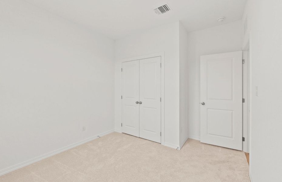 Spacious, unfurnished interior of a new home in Larson Crossing, Elgin (Image 29).