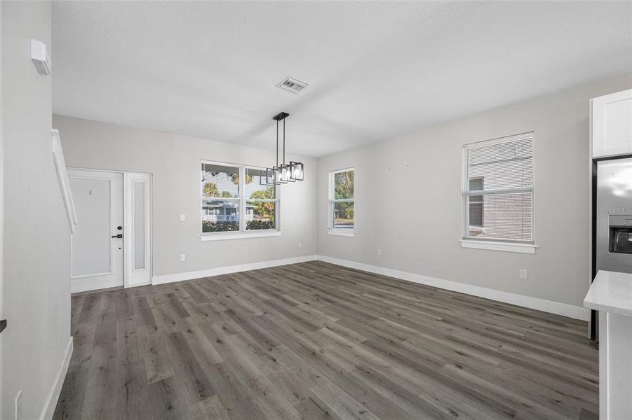 Spacious, unfurnished interior of a new home in , St. Petersburg (Image 20).