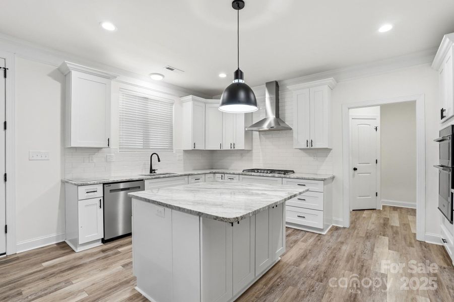 Chef's Kitchen with Large Island