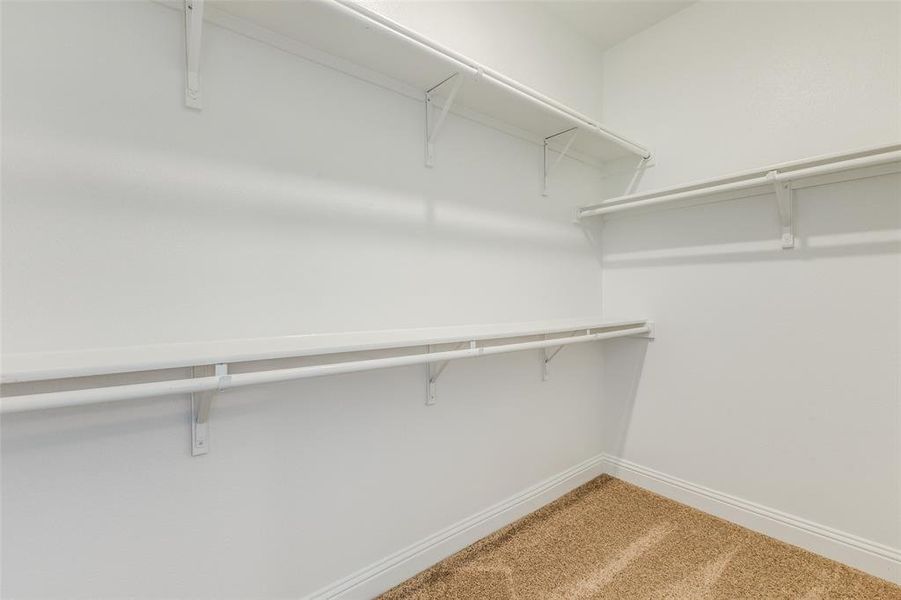 Spacious, unfurnished interior of a new home in Heartland, Heartland (Image 7).