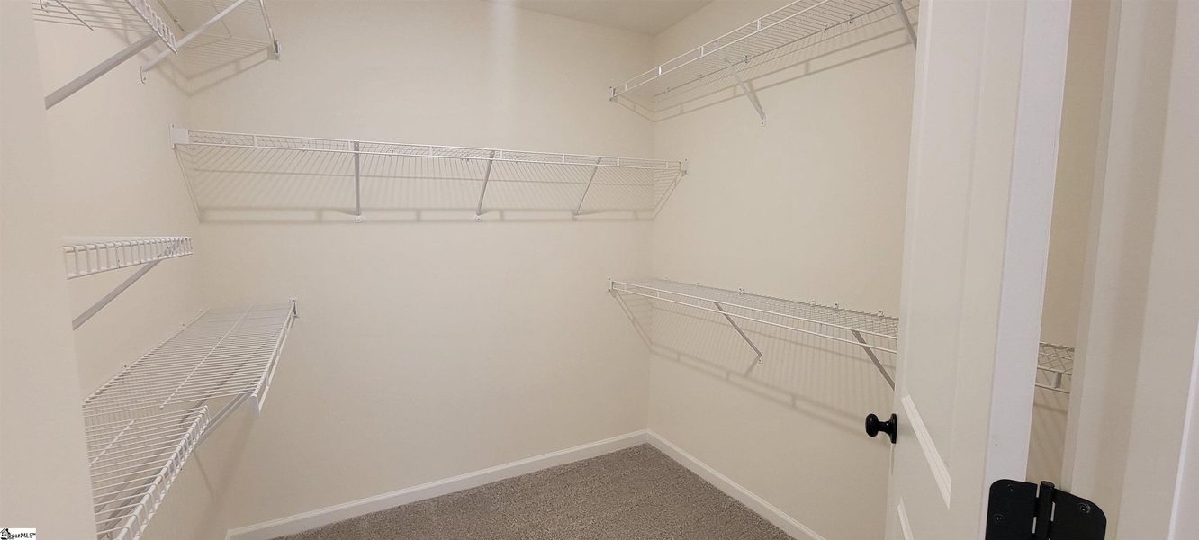 Spacious, unfurnished interior of a new home in Halton Oaks, Spartanburg (Image 25). Spacious, unfurnished interior of a new home in Halton Oaks, Spartanburg (Image 25).