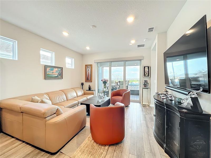 Furnished interior view inside a new home in Del Webb Minneola, Minneola (Image 36). Furnished interior view inside a new home in Del Webb Minneola, Minneola (Image 36).