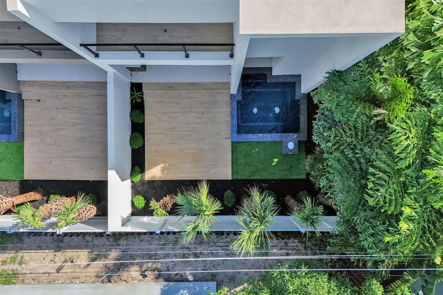 Exterior details and patio area of a home in , Fort Lauderdale (Image 43). Exterior details and patio area of a home in , Fort Lauderdale (Image 43).