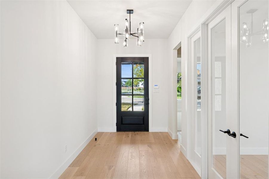 Spacious, unfurnished interior of a new home in , Roanoke (Image 22).