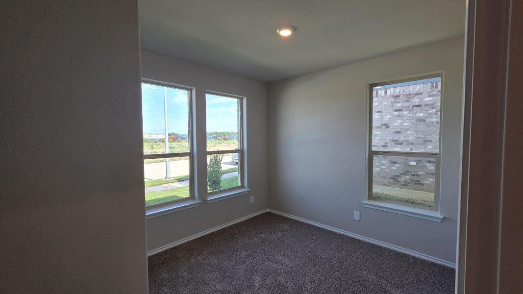 Spacious, unfurnished interior of a new home in Trails of Elizabeth Creek, Fort Worth (Image 15). Spacious, unfurnished interior of a new home in Trails of Elizabeth Creek, Fort Worth (Image 15).