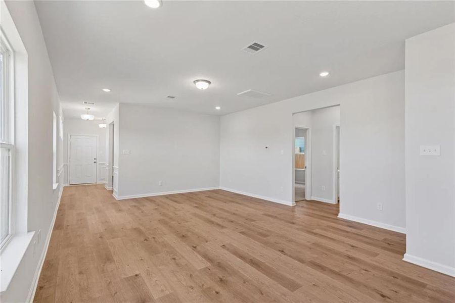 Spacious, unfurnished interior of a new home in Fair Oak, Calhoun (Image 12).