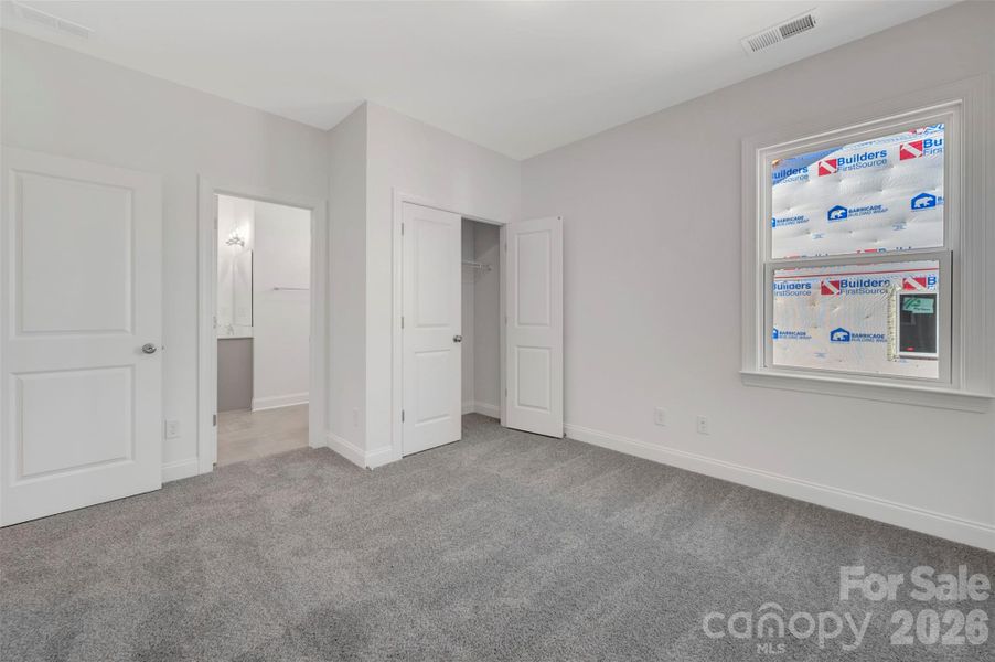 Secondary bedroom
