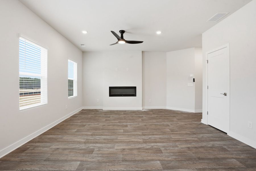 4br New Home in Fairburn, GA.  - Slide 8