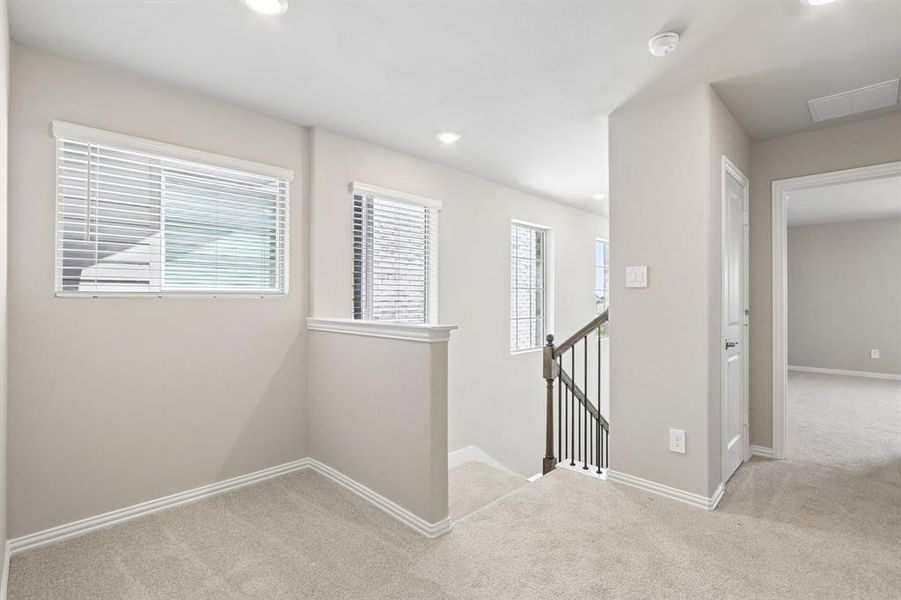 Spacious, unfurnished interior of a new home in Oak Ridge Park, Corinth (Image 40). Spacious, unfurnished interior of a new home in Oak Ridge Park, Corinth (Image 40).