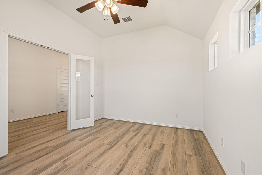 Spacious, unfurnished interior of a new home in River Ranch, Dayton (Image 23).
