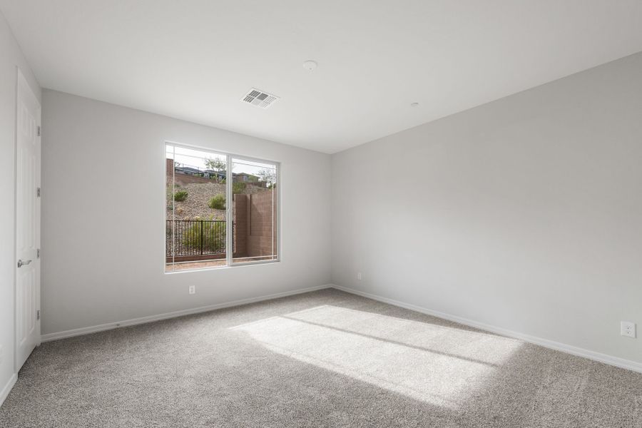 Spacious, unfurnished interior of a new home in Foothills at Northpointe, Peoria (Image 21).