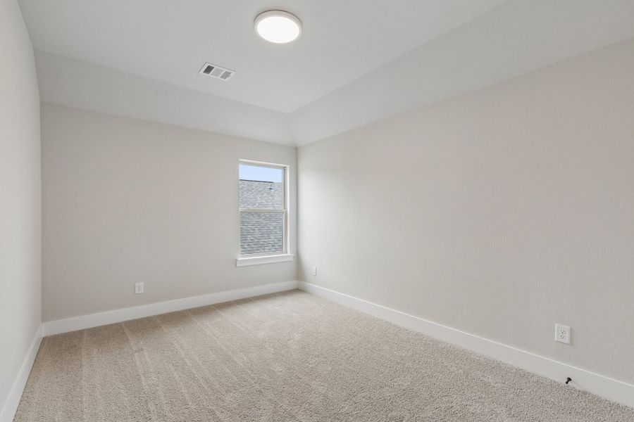 Spacious, unfurnished interior of a new home in Dove Hollow, Waxahachie (Image 35). Spacious, unfurnished interior of a new home in Dove Hollow, Waxahachie (Image 35).