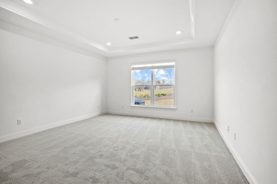 Spacious, unfurnished interior of a new home in Forest Creek, Waxhaw (Image 22).