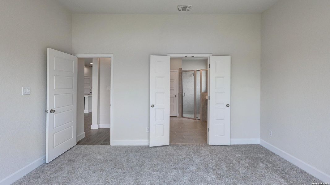 Spacious, unfurnished interior of a new home in Ladera, San Antonio (Image 23). Spacious, unfurnished interior of a new home in Ladera, San Antonio (Image 23).