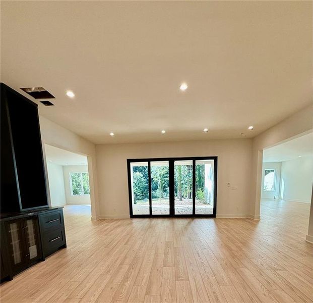 Spacious, unfurnished interior of a new home in , Sandy Springs (Image 61).