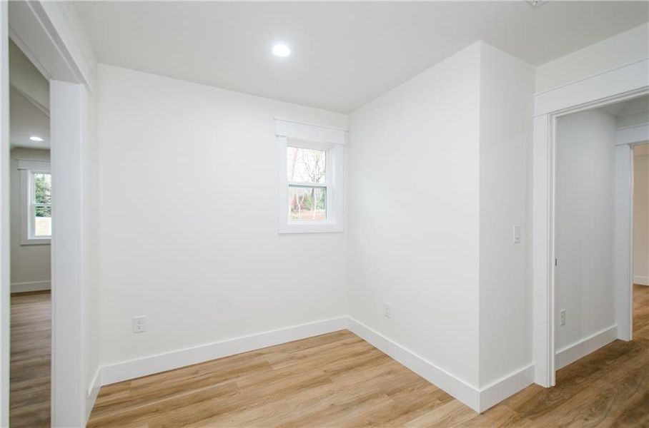 Spacious, unfurnished interior of a new home in , Gainesville (Image 33).