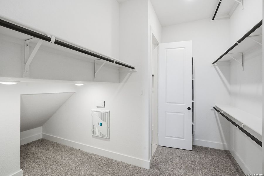 Spacious, unfurnished interior of a new home in Prominence, San Antonio (Image 36).