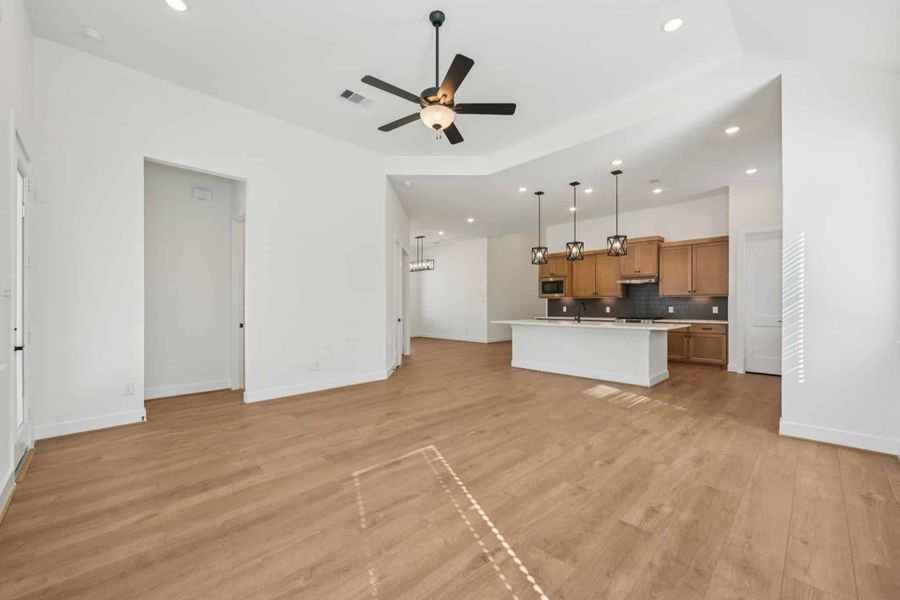 Spacious, unfurnished interior of a new home in The Woodlands Hills, Willis (Image 18).