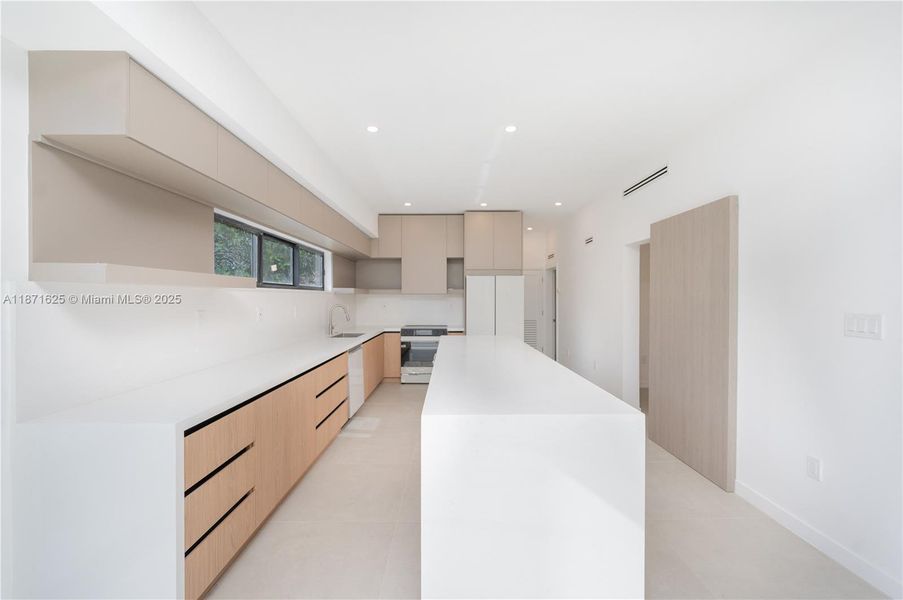 Image 40 of a home in .