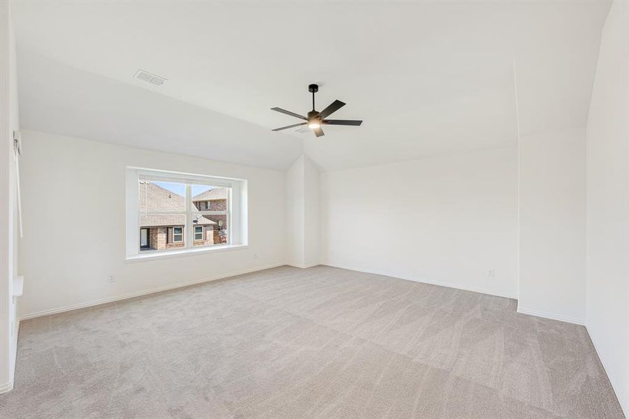 Spacious, unfurnished interior of a new home in Eagle Glen 50, Alvarado (Image 30).