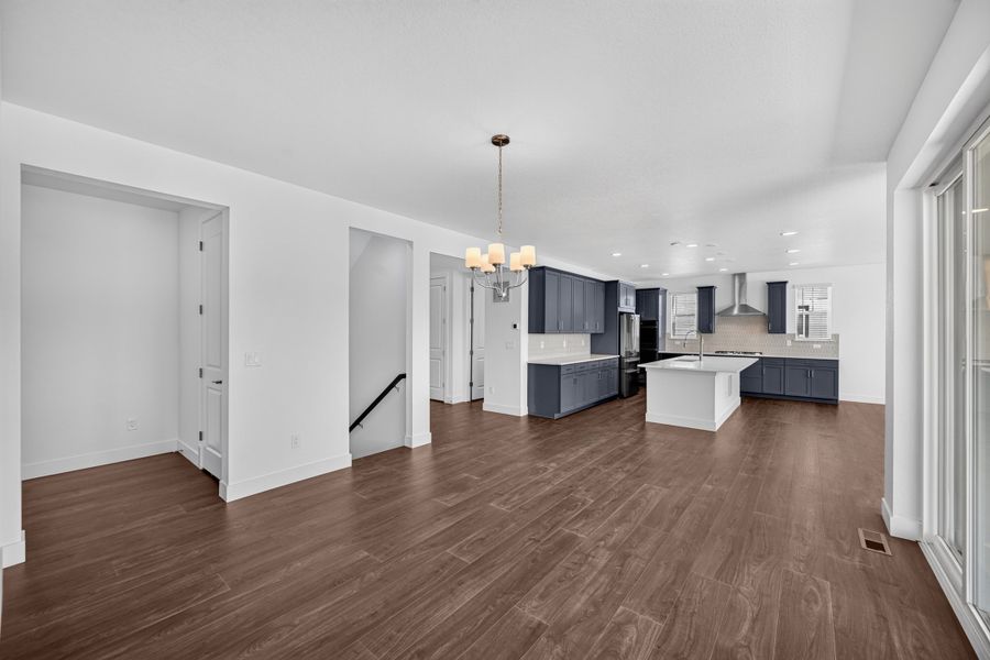 Spacious, unfurnished interior of a new home in Macanta, Castle Rock (Image 17). Spacious, unfurnished interior of a new home in Macanta, Castle Rock (Image 17).