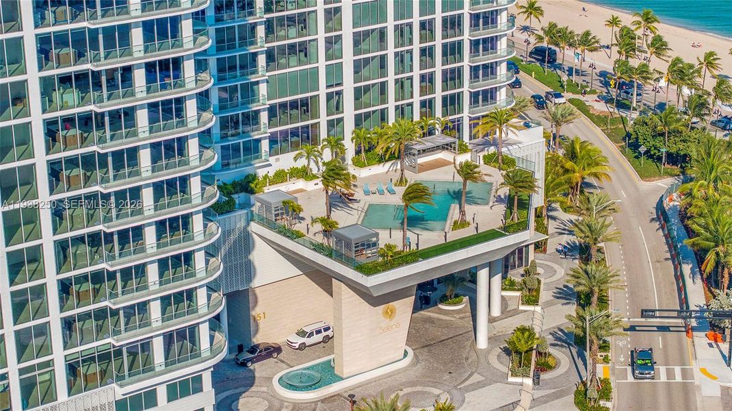 Condo located in Fort Lauderdale, FL showcasing its design and architecture (Image 3).