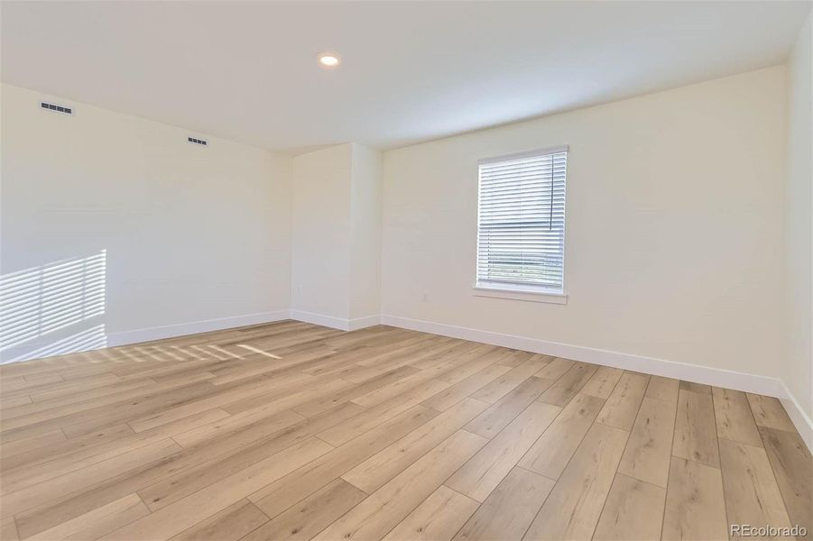Spacious, unfurnished interior of a new home in , Elizabeth (Image 26).