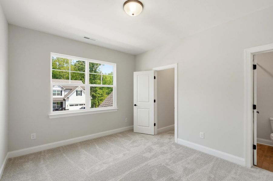 Spacious, unfurnished interior of a new home in Rone Creek, Waxhaw (Image 26).
