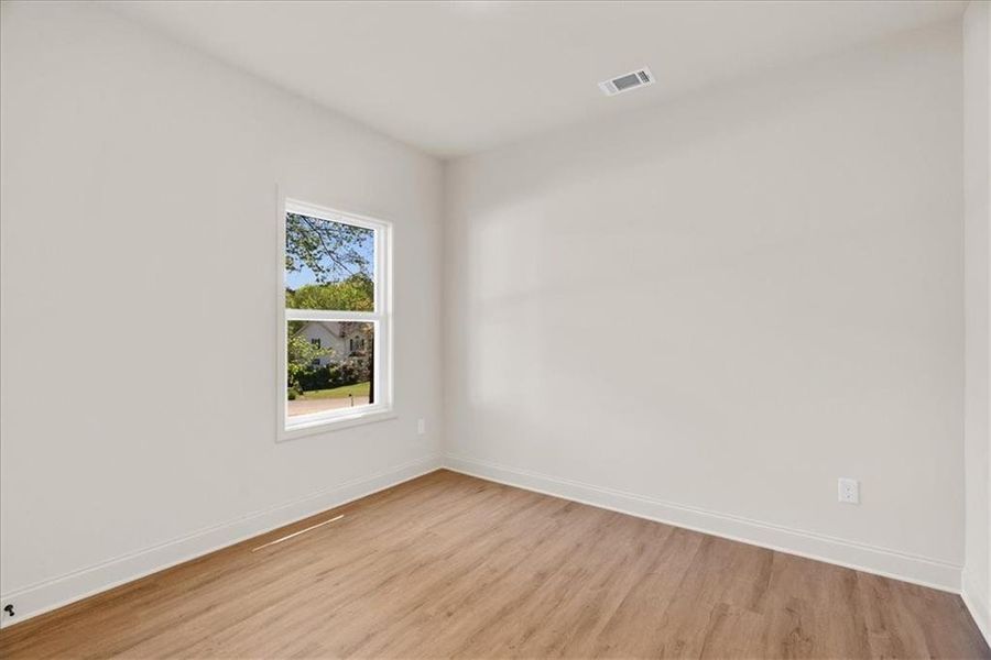 Spacious, unfurnished interior of a new home in , Calhoun (Image 10).