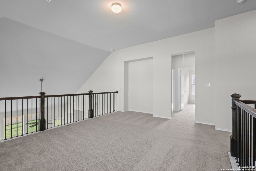 Spacious, unfurnished interior of a new home in Sunflower Ridge, New Braunfels (Image 24). Spacious, unfurnished interior of a new home in Sunflower Ridge, New Braunfels (Image 24).