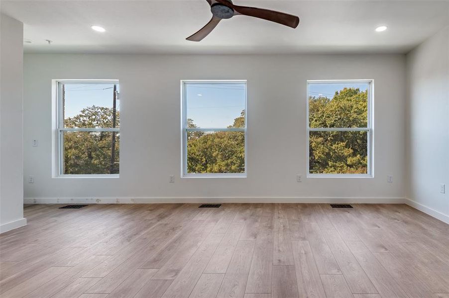 Spacious, unfurnished interior of a new home in , Irving (Image 27).