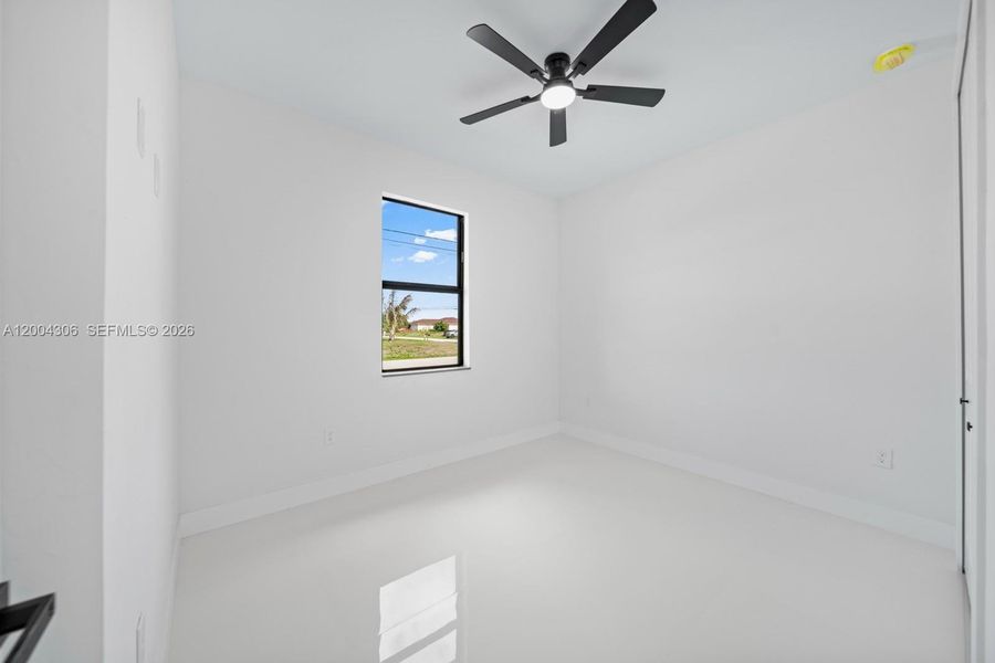Spacious, unfurnished interior of a new home in , Lehigh Acres (Image 18).