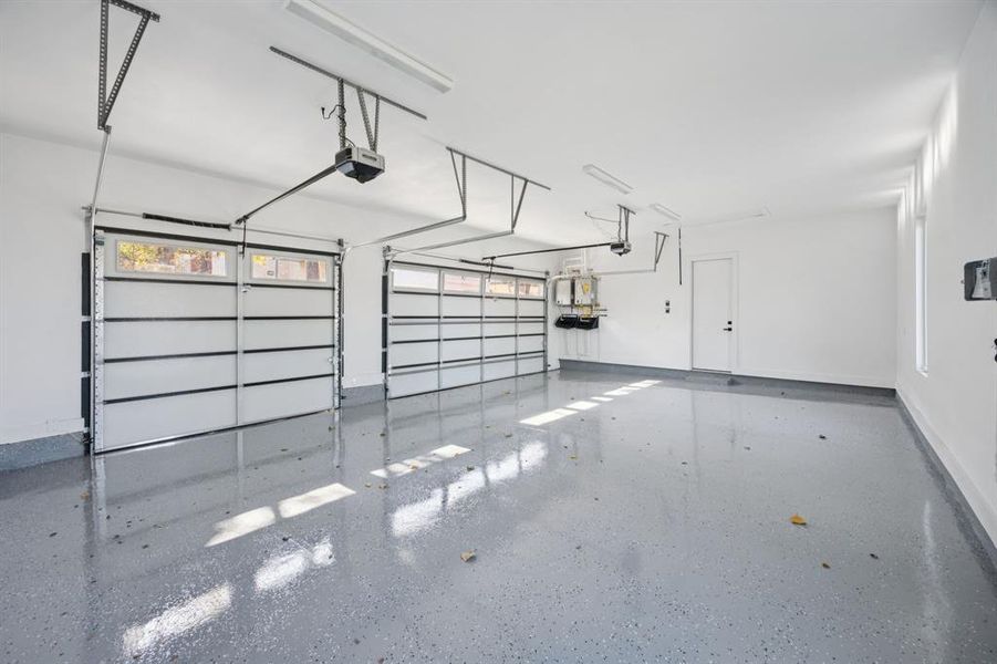 Spacious, unfurnished interior of a new home in , Cedar Hill (Image 28).