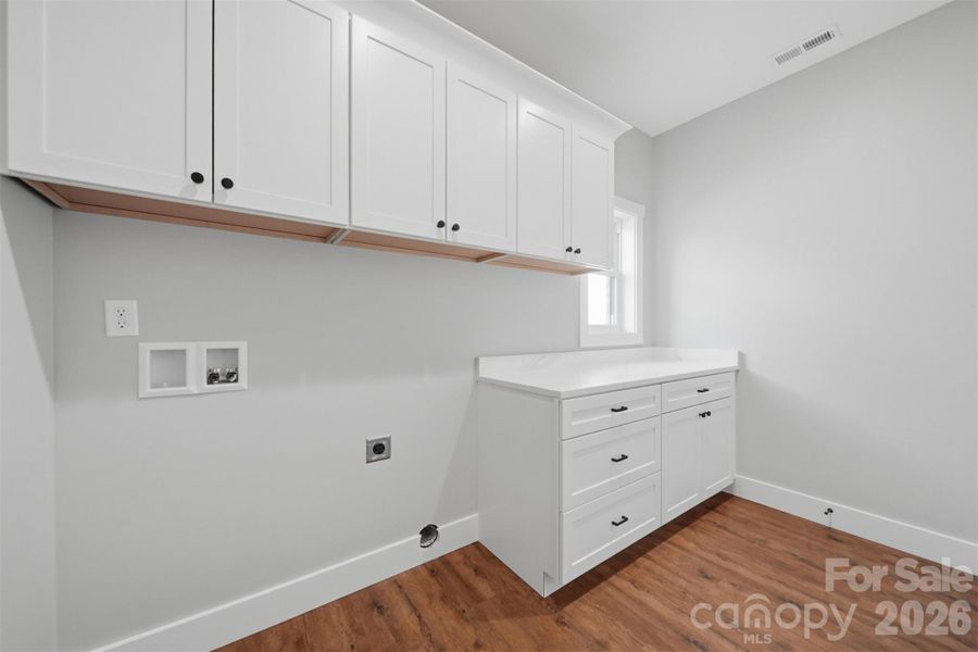 Spacious, unfurnished interior of a new home in , Lenoir (Image 36).