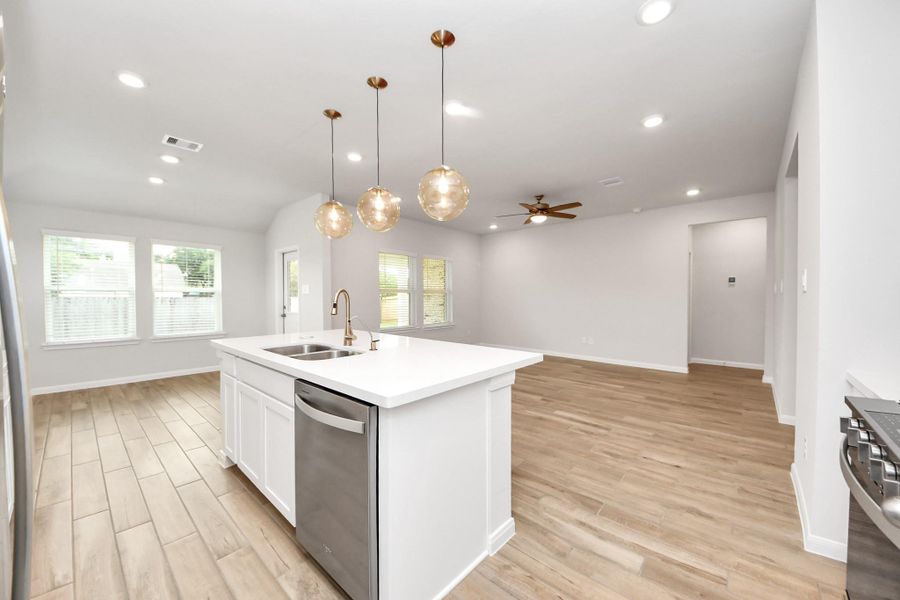 Furnished interior view inside a new home in Sunrise Cove: Landmark Collection, Texas City (Image 5).