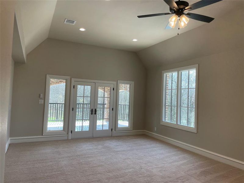 Spacious, unfurnished interior of a new home in , Sherman (Image 21).