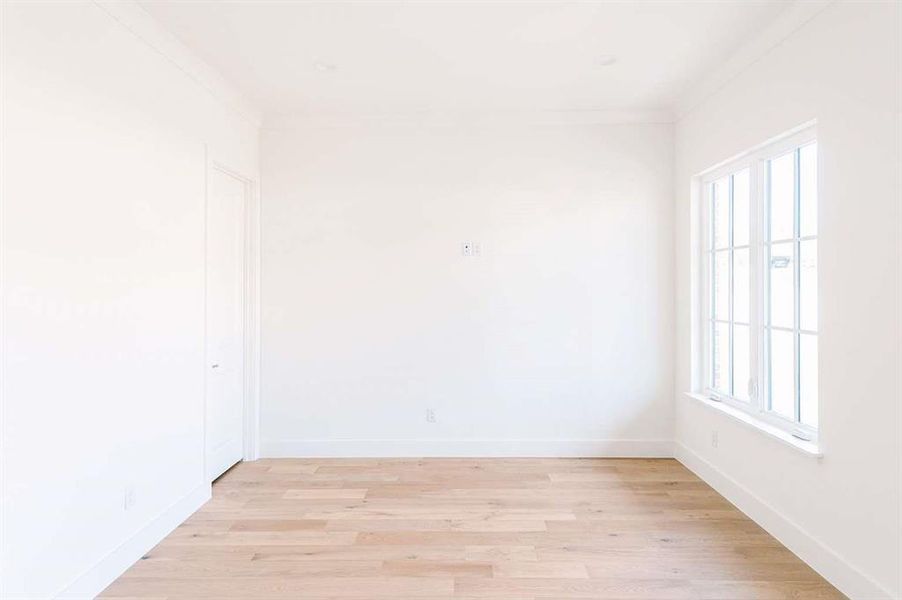 Spacious, unfurnished interior of a new home in , Weatherford (Image 15).