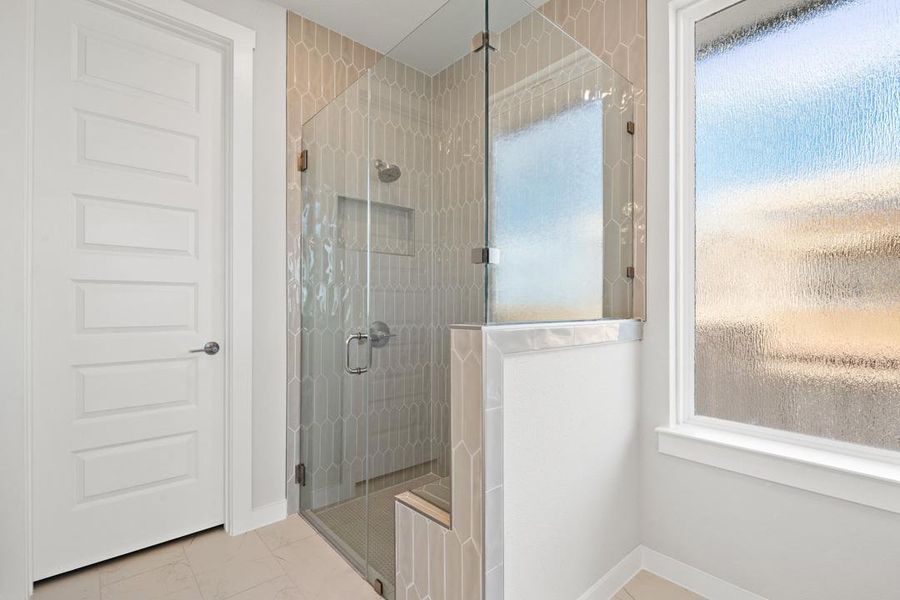 Image 32 of a home in Flora.