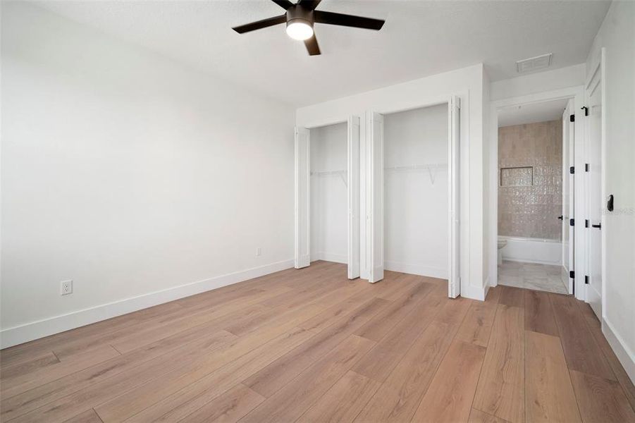 Spacious, unfurnished interior of a new home in , Apollo Beach (Image 42).