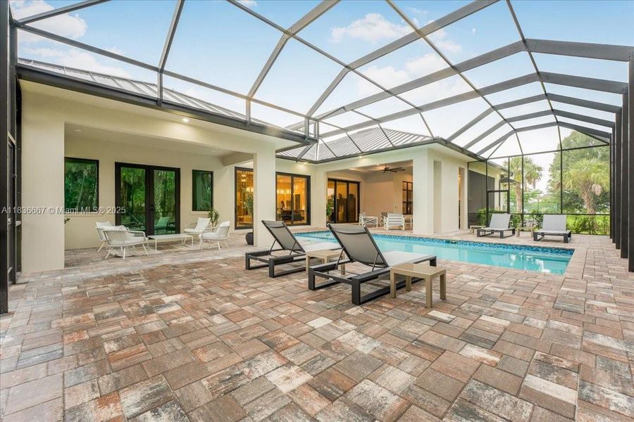 Exterior details and patio area of a home in , Naples (Image 3).